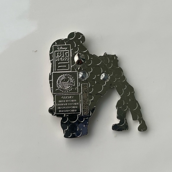 Disney Big Hero 6 Pin - NEW - Baymax and Hiro Hamada Pin - Picture 4 of 4